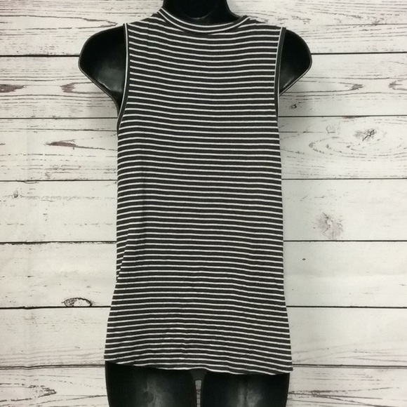 Hippie Chic gray and white striped tie front tank - Picture 5 of 7